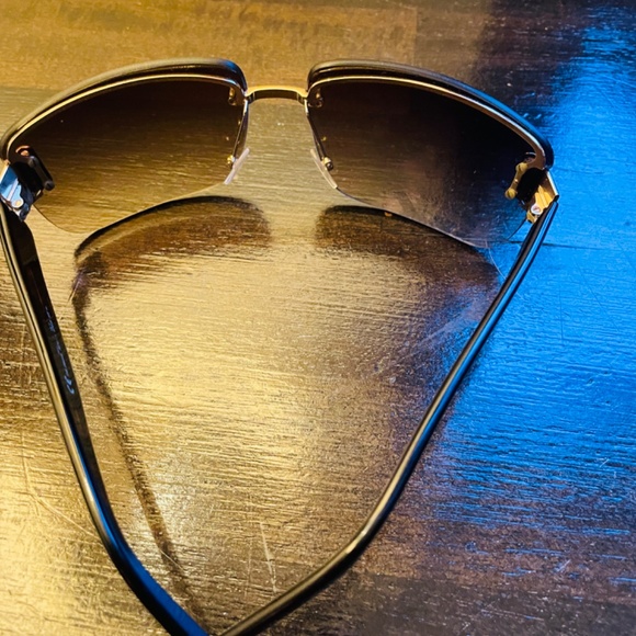 Authentic Gucci vintage shield sunglasses